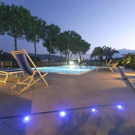 Il Porto 25 Mansarda Sul Mare - Goelba Апартаменты Порт-Аццурро