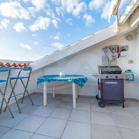 Апартаменты Il Porto 25 Mansarda Sul Mare - Goelba *